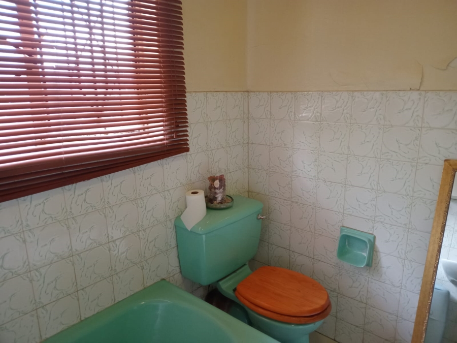 To Let 3 Bedroom Property for Rent in Unitas Park Gauteng