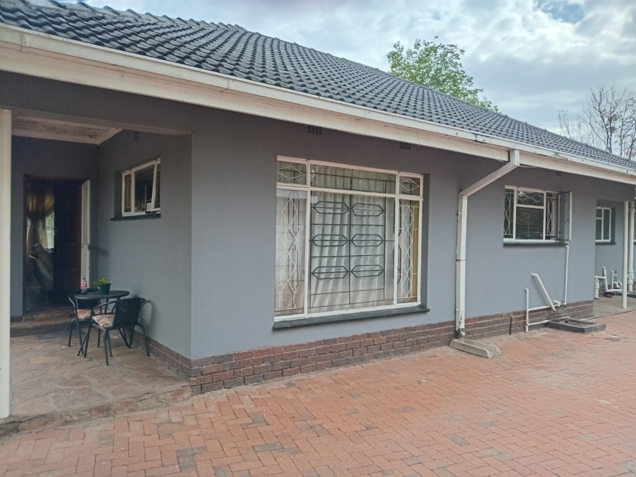 To Let 3 Bedroom Property for Rent in Unitas Park Gauteng