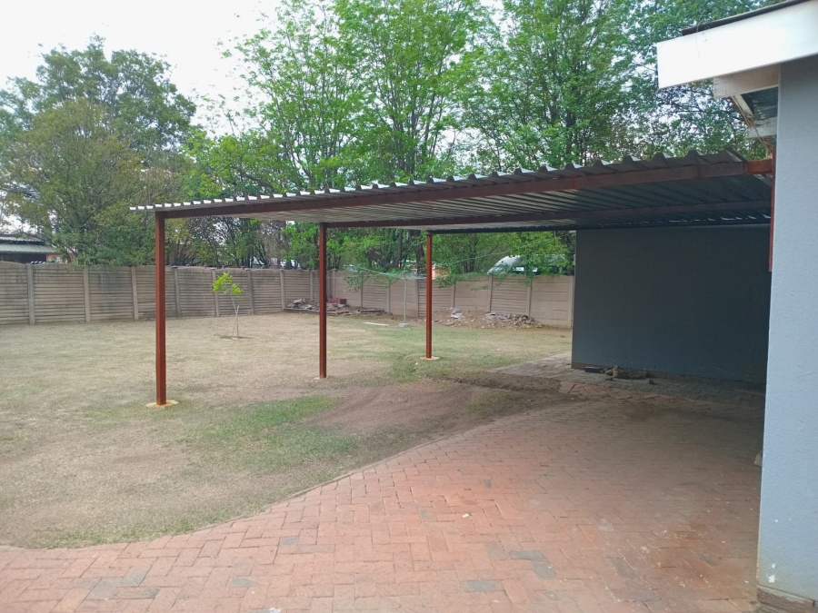 To Let 3 Bedroom Property for Rent in Unitas Park Gauteng