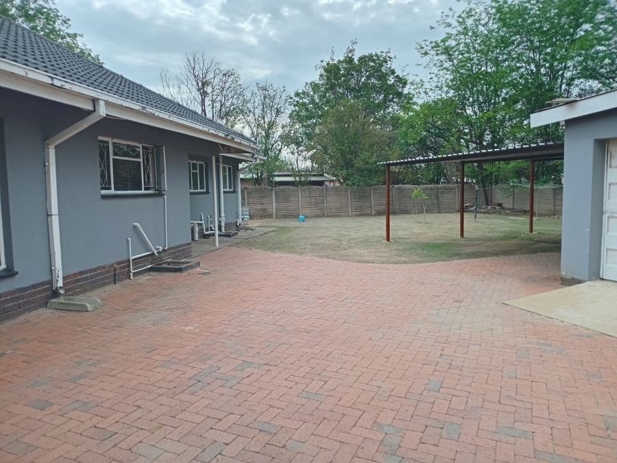 To Let 3 Bedroom Property for Rent in Unitas Park Gauteng