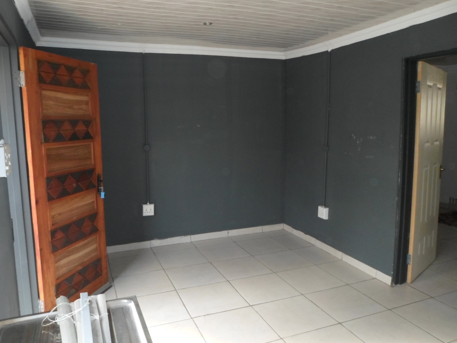 To Let 2 Bedroom Property for Rent in Unitas Park Gauteng