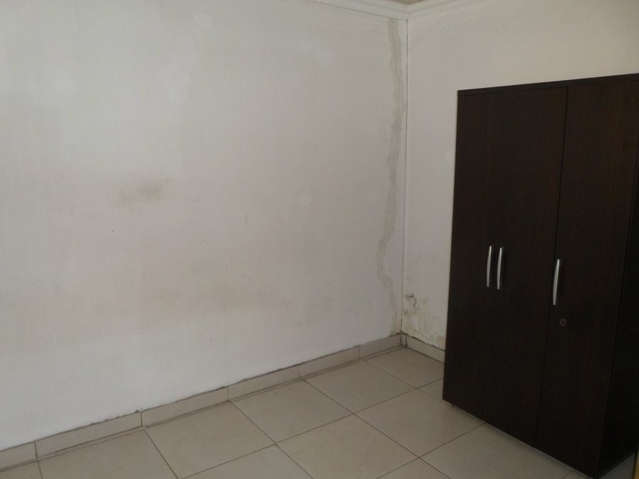 To Let 2 Bedroom Property for Rent in Unitas Park Gauteng