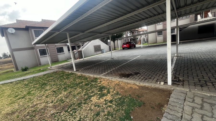 2 Bedroom Property for Sale in Helderwyk Gauteng