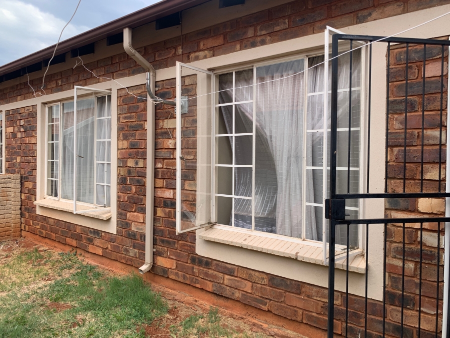 2 Bedroom Property for Sale in The Orchards Gauteng