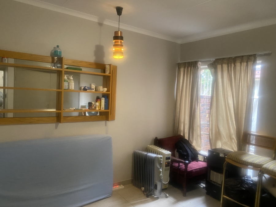 To Let 4 Bedroom Property for Rent in Faerie Glen Gauteng