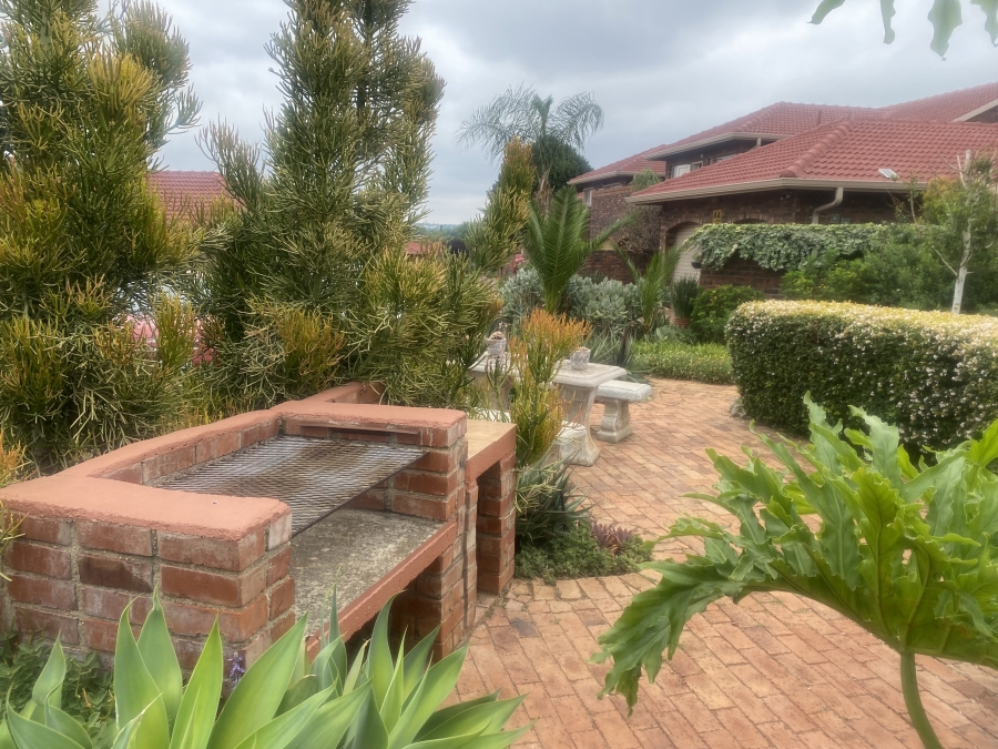 To Let 4 Bedroom Property for Rent in Faerie Glen Gauteng