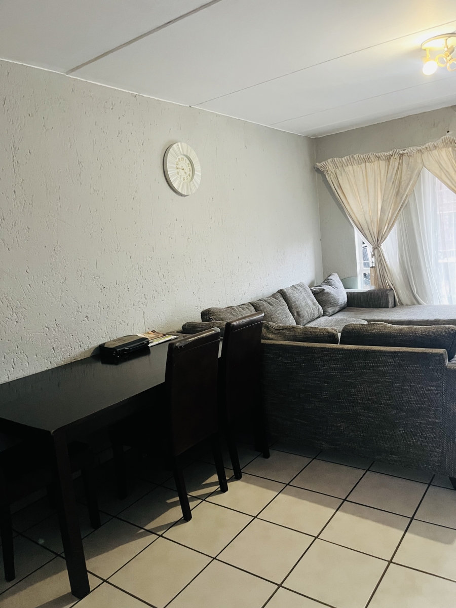 To Let 2 Bedroom Property for Rent in Buccleuch Gauteng