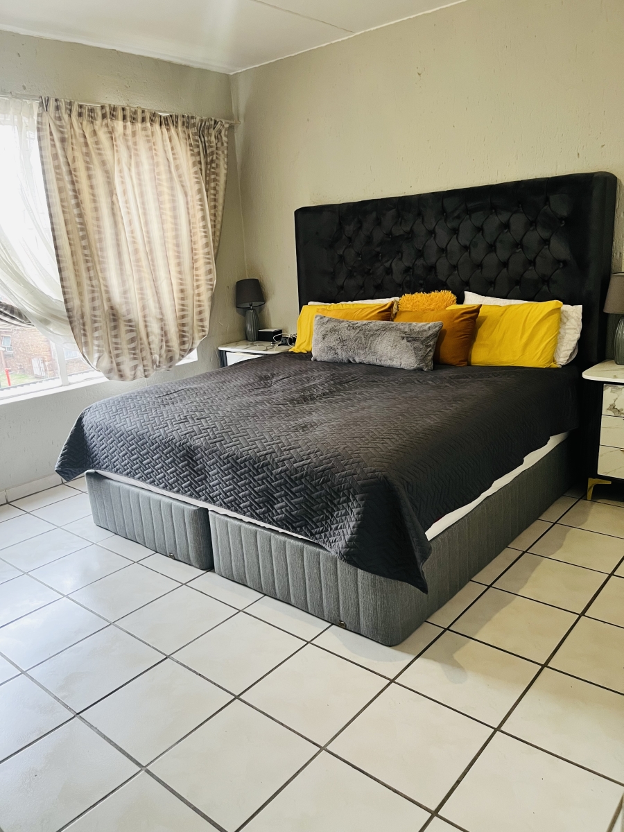 To Let 2 Bedroom Property for Rent in Buccleuch Gauteng