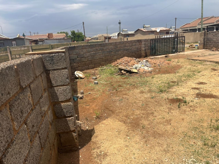 1 Bedroom Property for Sale in Kwenele Gauteng