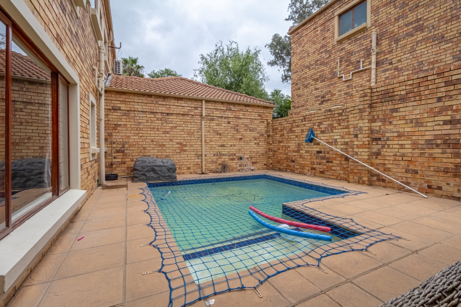 4 Bedroom Property for Sale in Fourways Gauteng