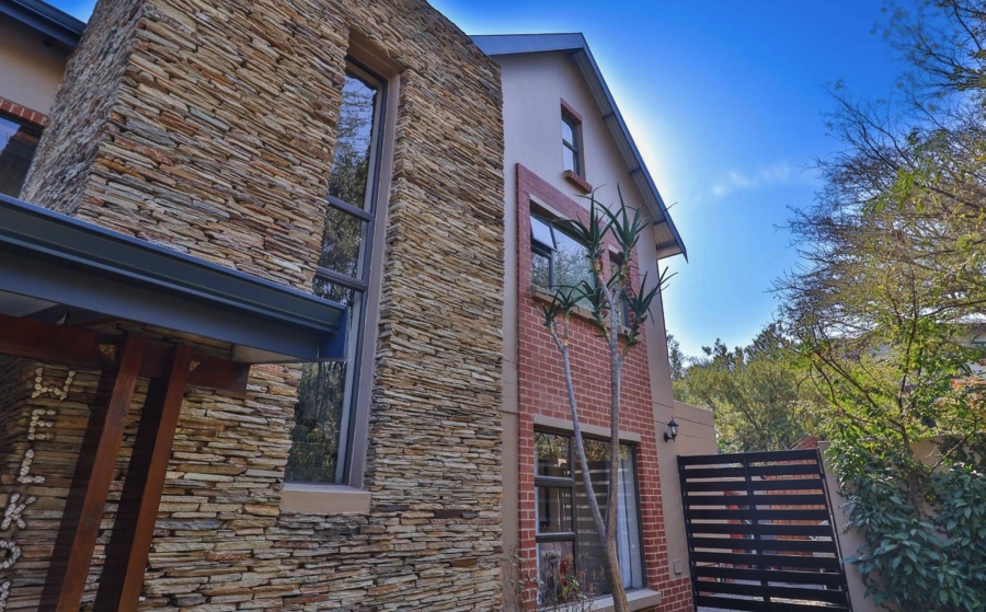 4 Bedroom Property for Sale in Waterfall Country Village Gauteng