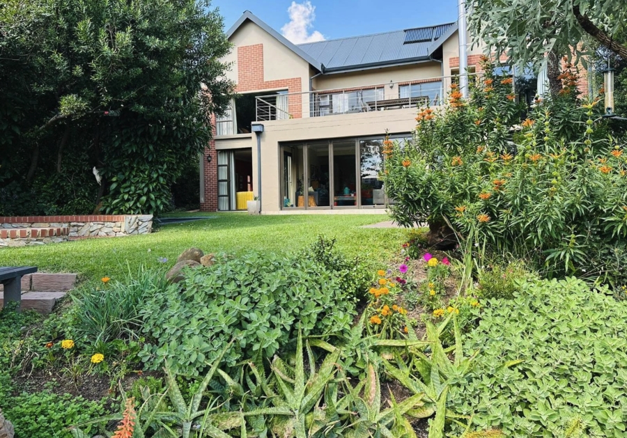 4 Bedroom Property for Sale in Waterfall Country Village Gauteng