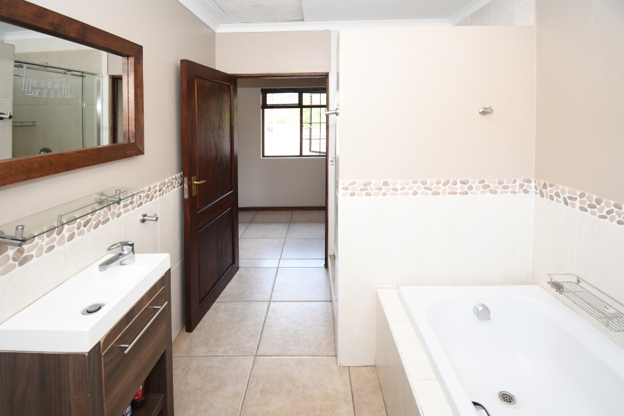 3 Bedroom Property for Sale in Carlswald Gauteng