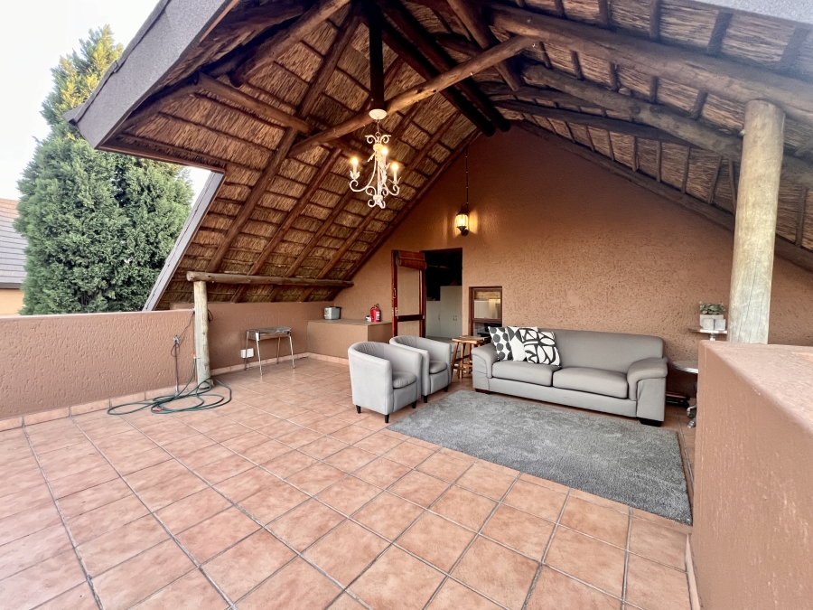 To Let 2 Bedroom Property for Rent in Douglasdale Gauteng