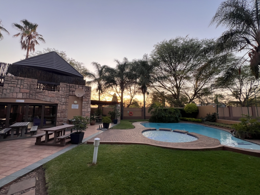 To Let 2 Bedroom Property for Rent in Douglasdale Gauteng