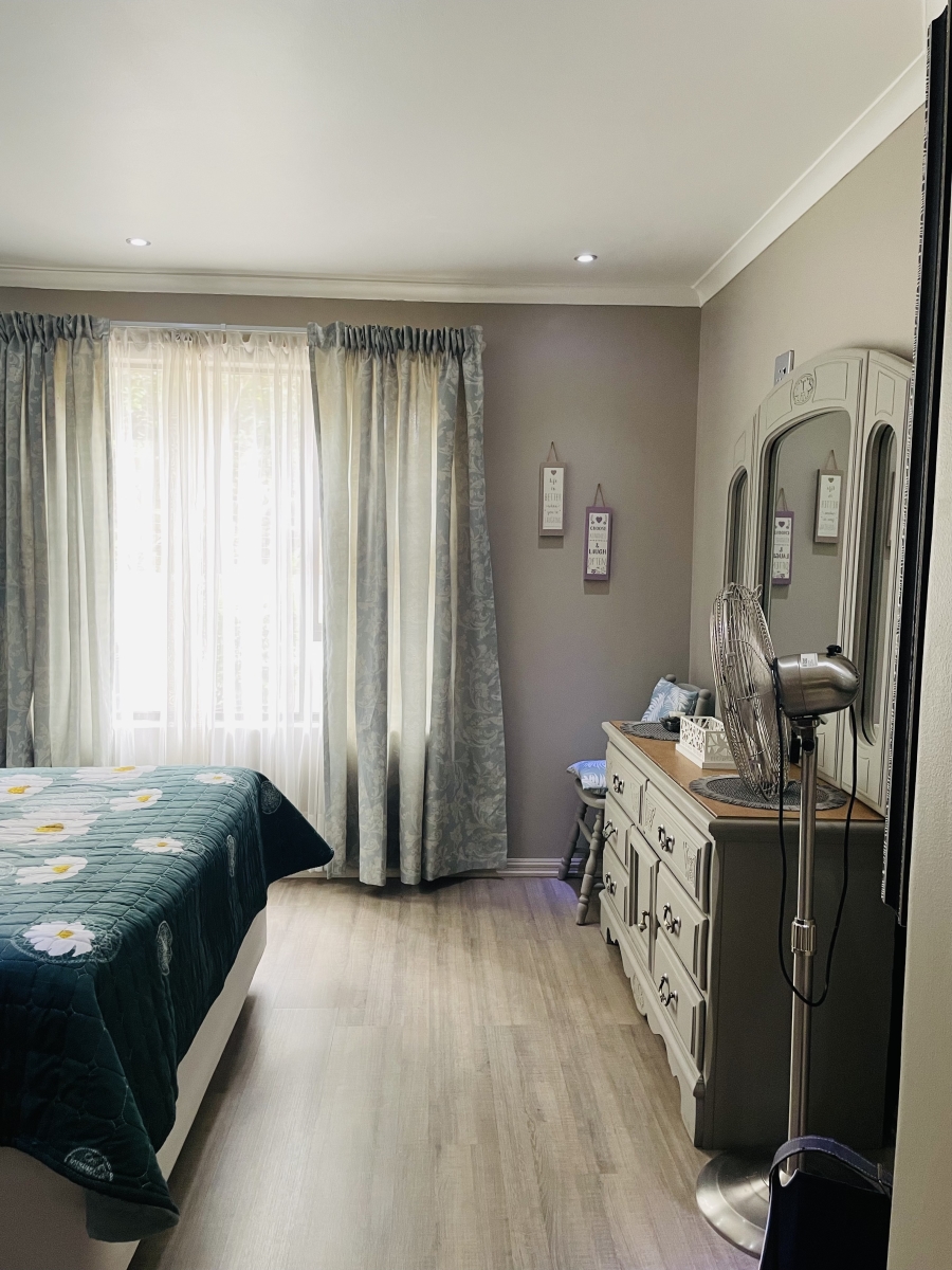 13 Bedroom Property for Sale in Rangeview Gauteng