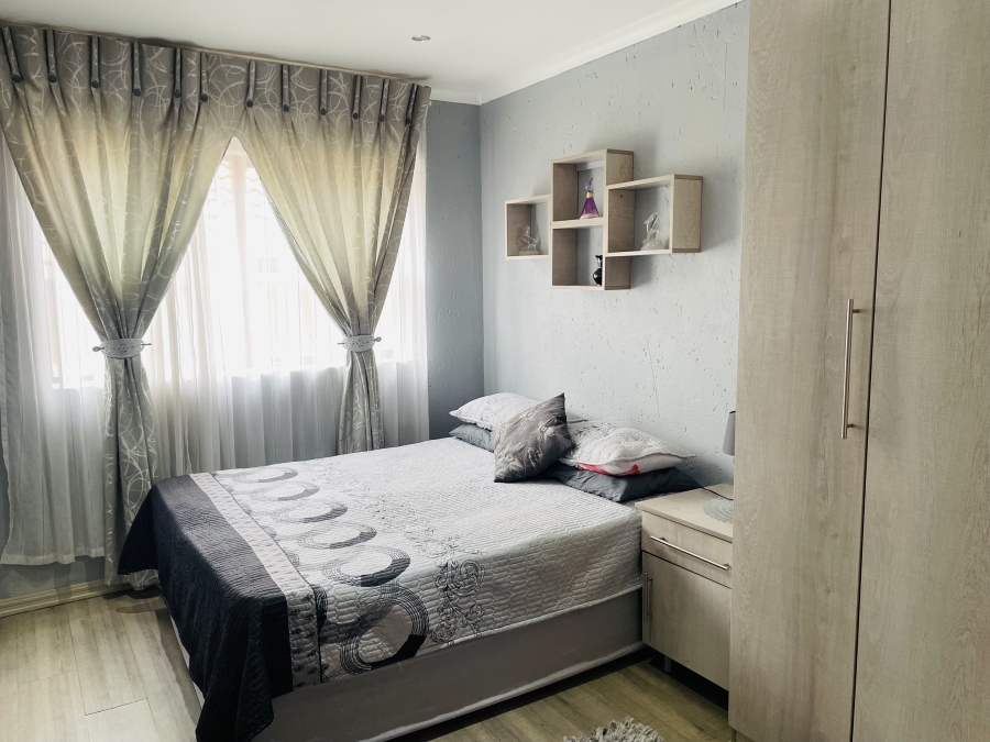 13 Bedroom Property for Sale in Rangeview Gauteng