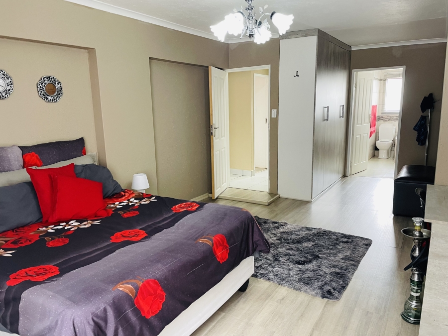 13 Bedroom Property for Sale in Rangeview Gauteng