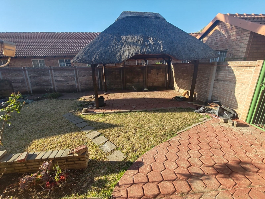 3 Bedroom Property for Sale in Annlin Gauteng