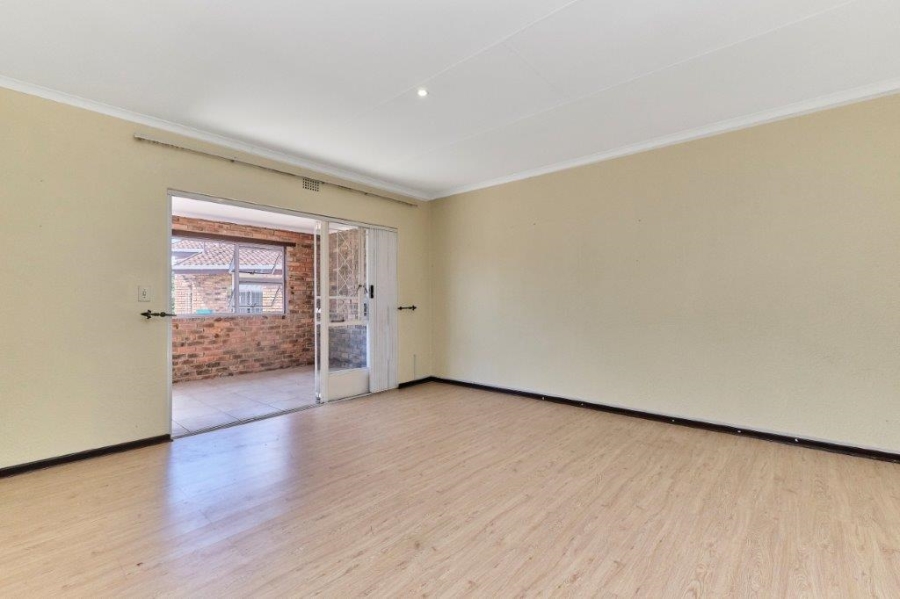 1 Bedroom Property for Sale in Bromhof Gauteng