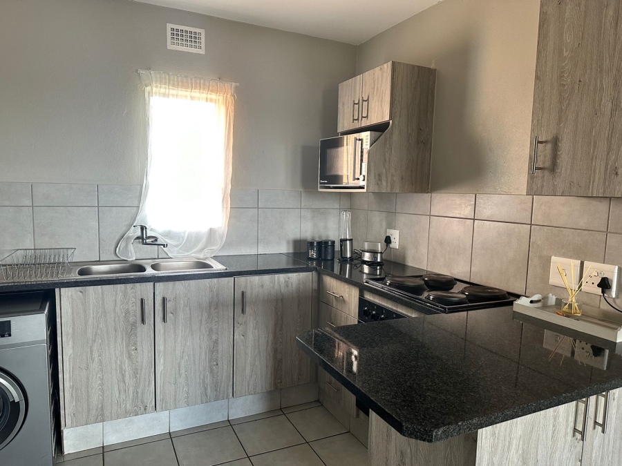 2 Bedroom Property for Sale in Heuweloord Gauteng