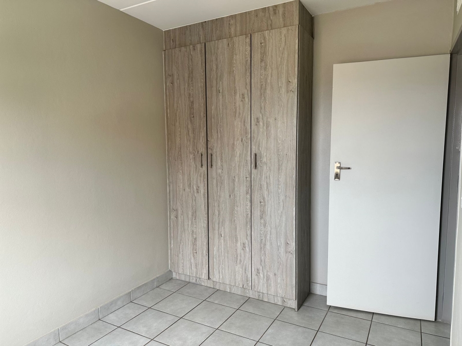 2 Bedroom Property for Sale in Heuweloord Gauteng