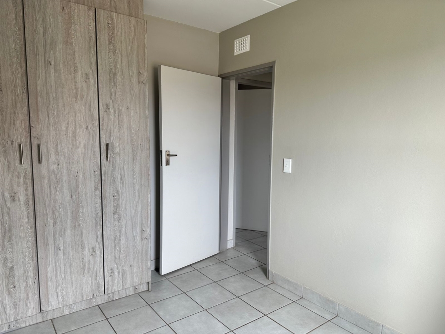 2 Bedroom Property for Sale in Heuweloord Gauteng