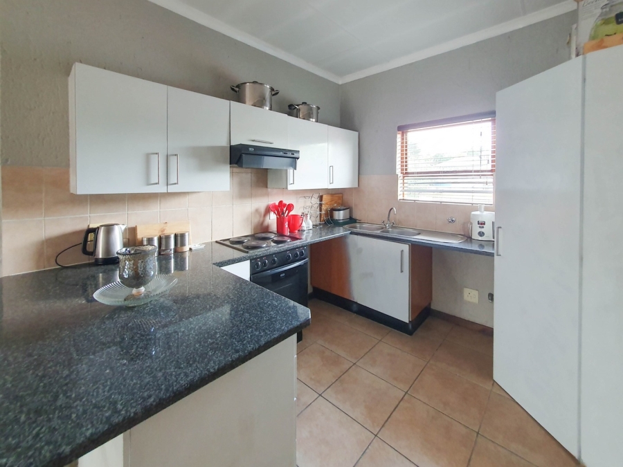 2 Bedroom Property for Sale in Paulshof Gauteng