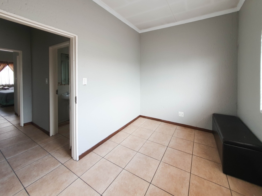 2 Bedroom Property for Sale in Paulshof Gauteng