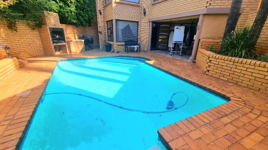 4 Bedroom Property for Sale in Halfway Gardens Gauteng