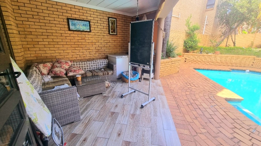 4 Bedroom Property for Sale in Halfway Gardens Gauteng