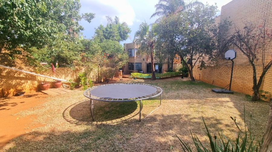 4 Bedroom Property for Sale in Halfway Gardens Gauteng