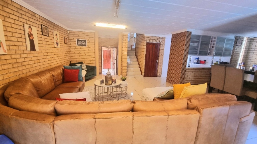 4 Bedroom Property for Sale in Halfway Gardens Gauteng