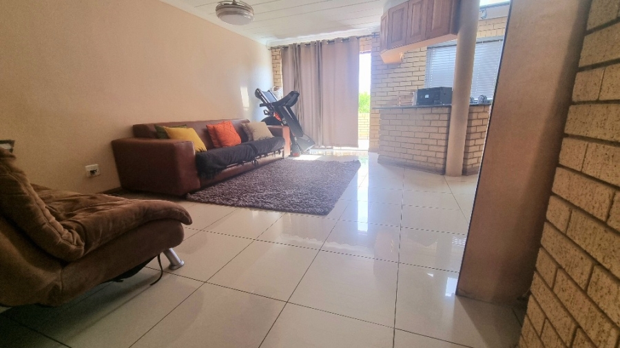 4 Bedroom Property for Sale in Halfway Gardens Gauteng