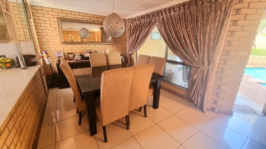 4 Bedroom Property for Sale in Halfway Gardens Gauteng