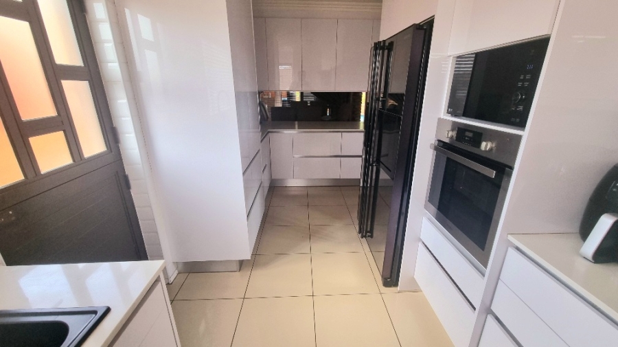 4 Bedroom Property for Sale in Halfway Gardens Gauteng