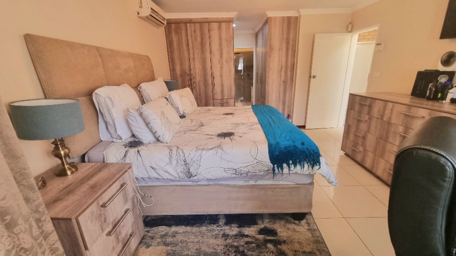 4 Bedroom Property for Sale in Halfway Gardens Gauteng