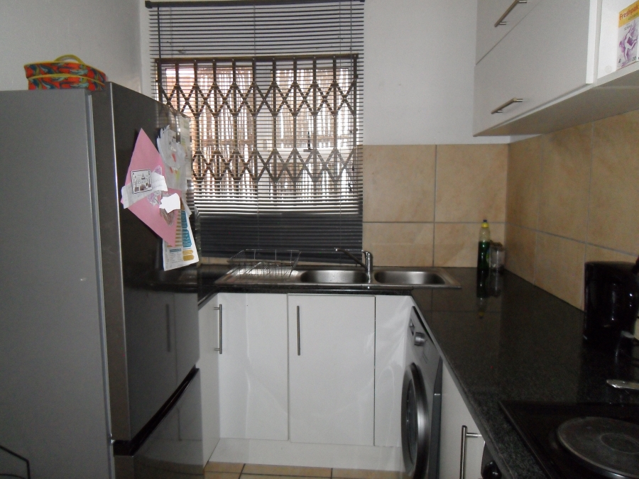 To Let 2 Bedroom Property for Rent in Lyndhurst Gauteng