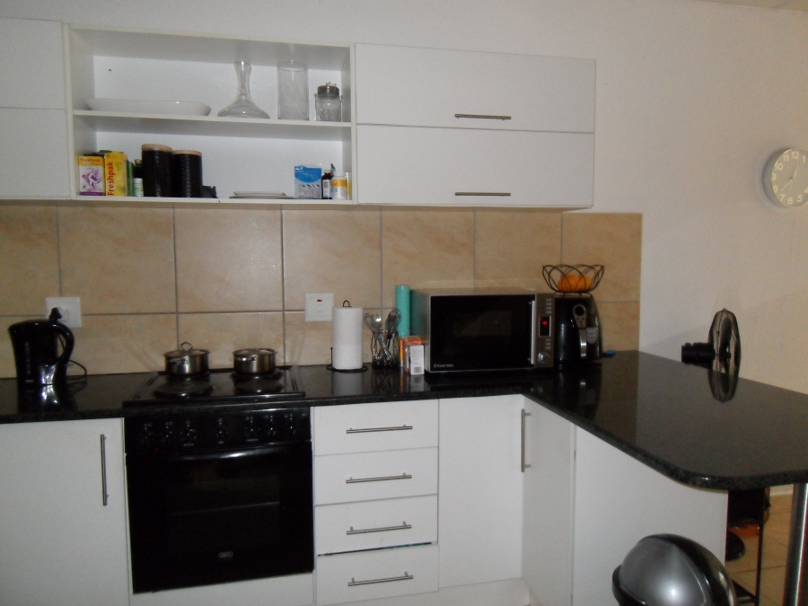 To Let 2 Bedroom Property for Rent in Lyndhurst Gauteng