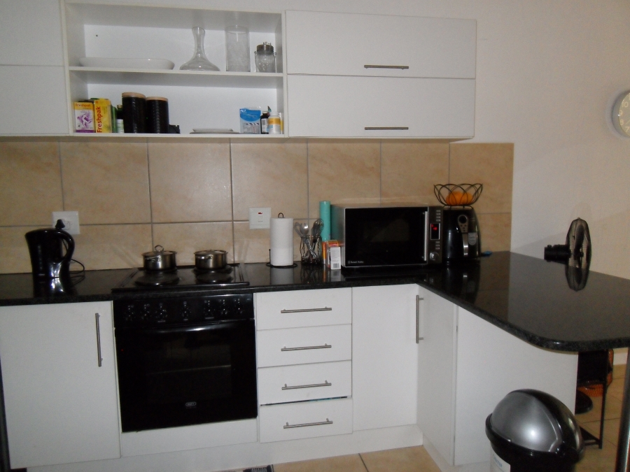 To Let 2 Bedroom Property for Rent in Lyndhurst Gauteng