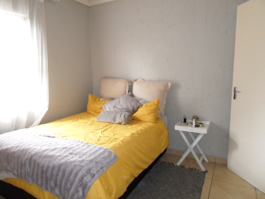 To Let 2 Bedroom Property for Rent in Lyndhurst Gauteng