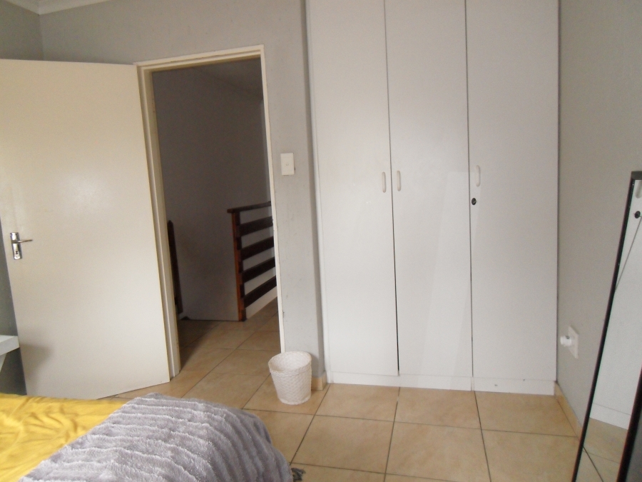 To Let 2 Bedroom Property for Rent in Lyndhurst Gauteng