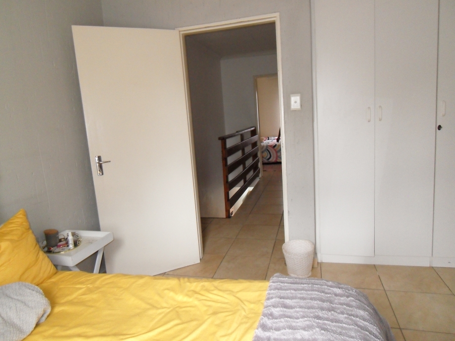 To Let 2 Bedroom Property for Rent in Lyndhurst Gauteng