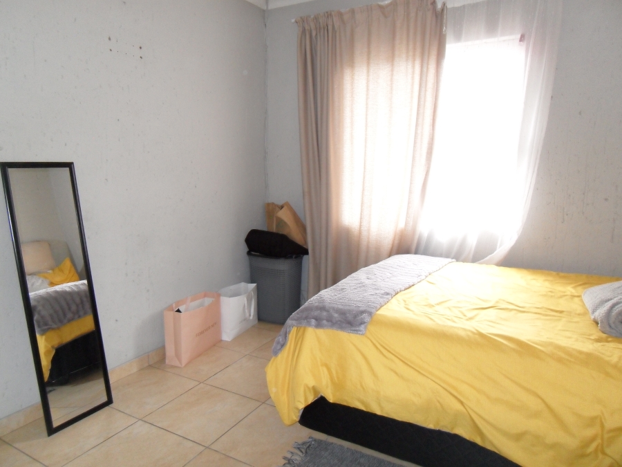 To Let 2 Bedroom Property for Rent in Lyndhurst Gauteng