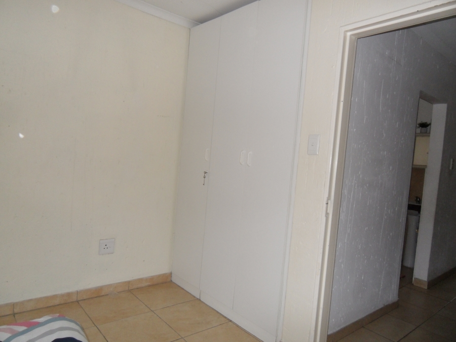 To Let 2 Bedroom Property for Rent in Lyndhurst Gauteng