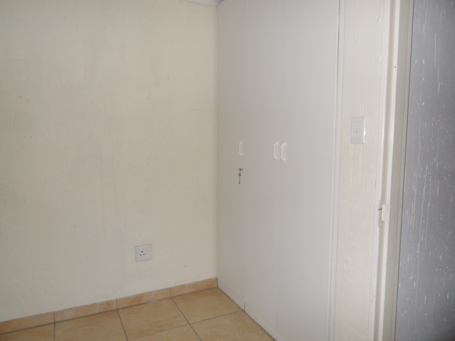 To Let 2 Bedroom Property for Rent in Lyndhurst Gauteng