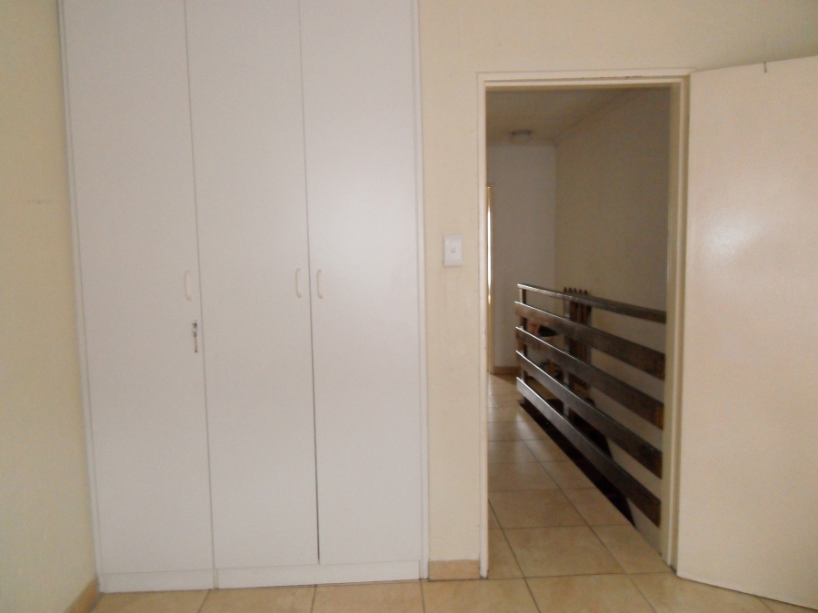 To Let 2 Bedroom Property for Rent in Lyndhurst Gauteng