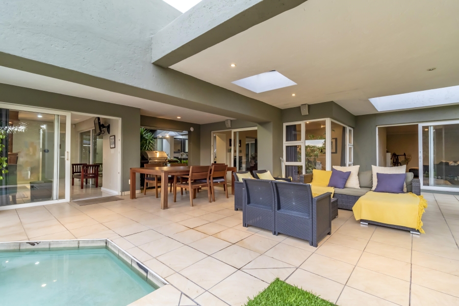 4 Bedroom Property for Sale in Hurlingham Manor Gauteng