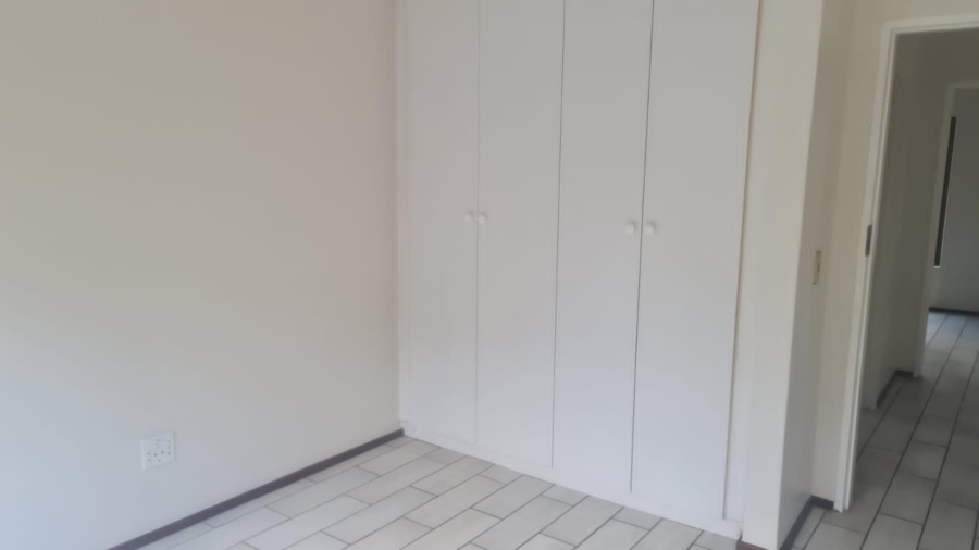 2 Bedroom Property for Sale in Sunninghill Gauteng