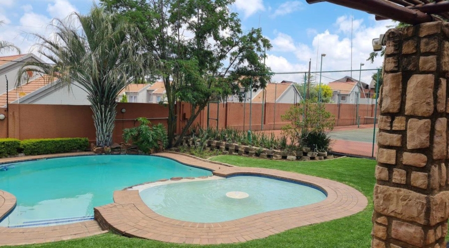 2 Bedroom Property for Sale in Sunninghill Gauteng